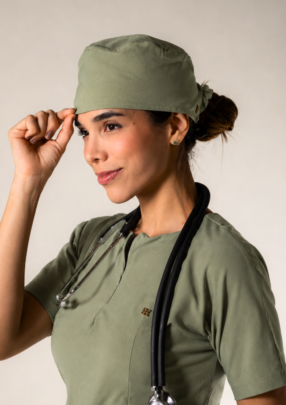 NEW - Touca Cirúrgica Malha Verde Oliva Forrada em Cetim