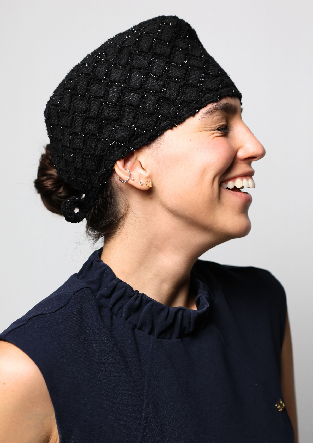 Touca Cirúrgica Tweed Preta Forrada em Cetim