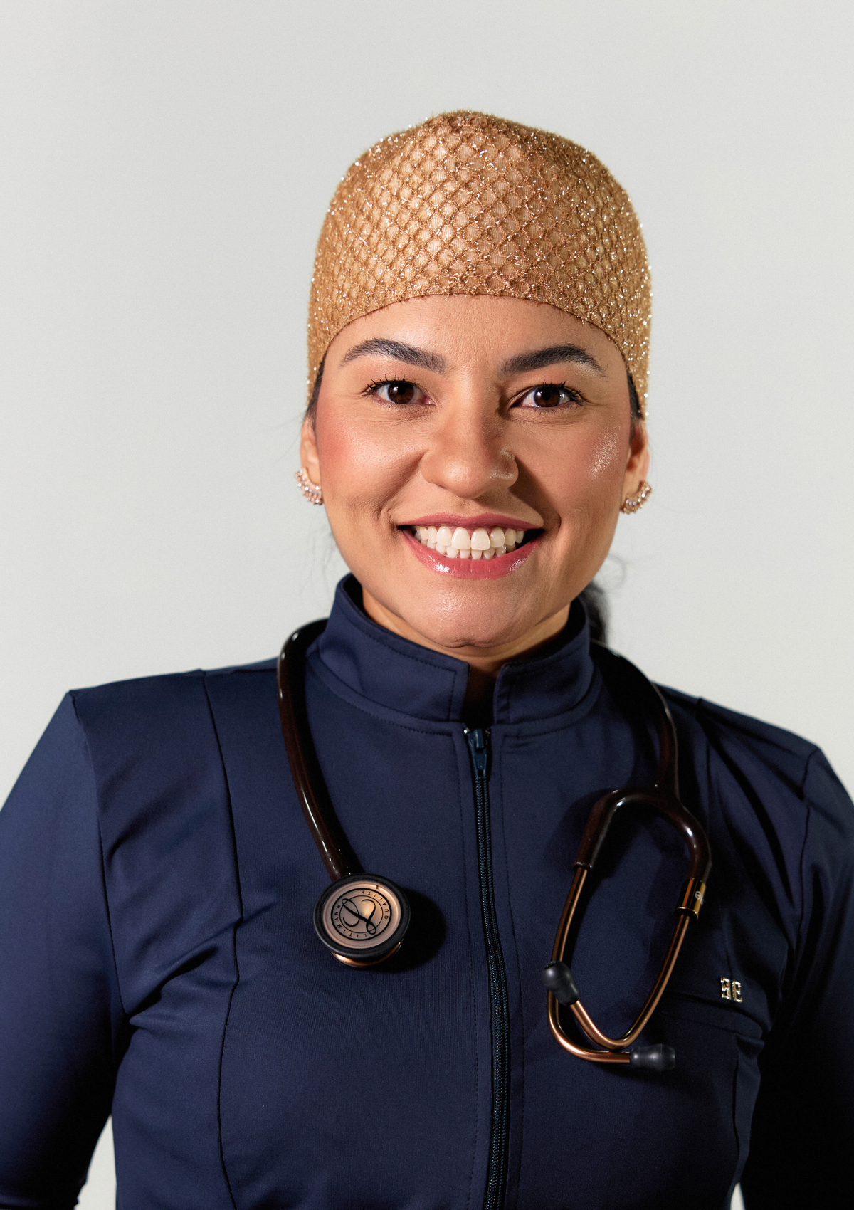 NEW - Touca Glam Dourada Forrada em Cetim