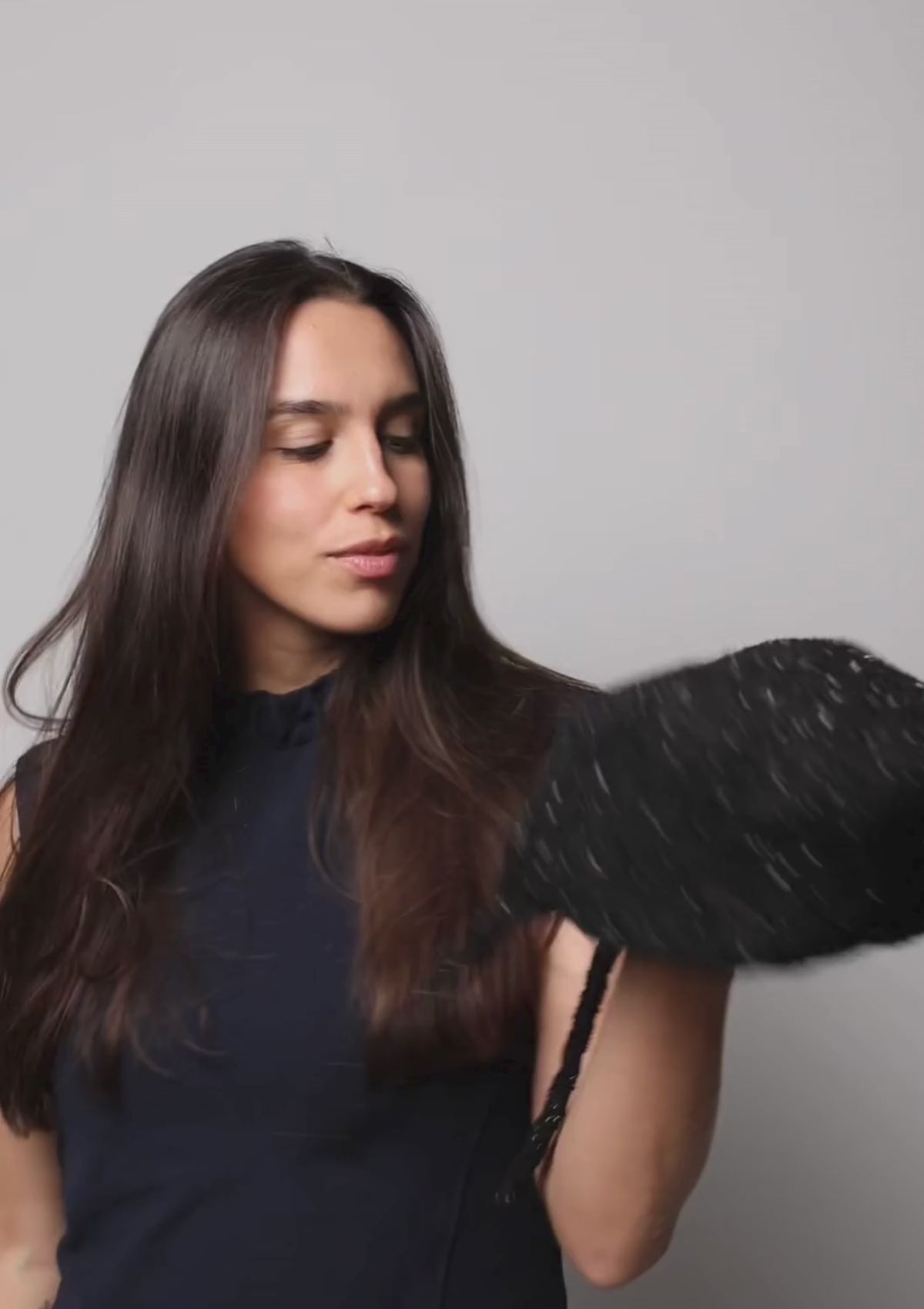 Carregar vídeo: Touca Tweed Preta